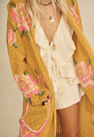 fleur-lace-frill-sleeveless-blouse